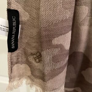 Banana Republic scarf